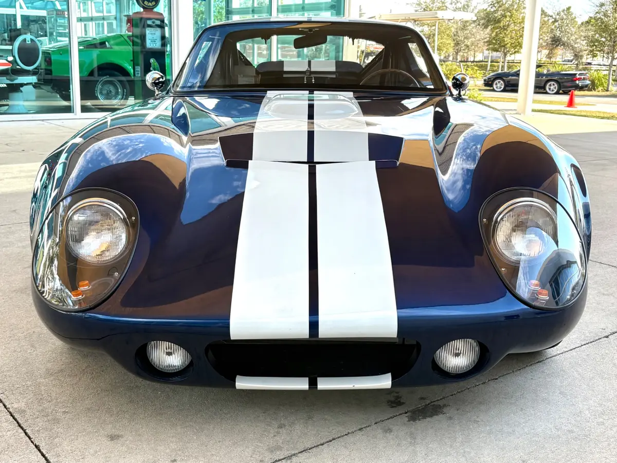Vehicle photo 2