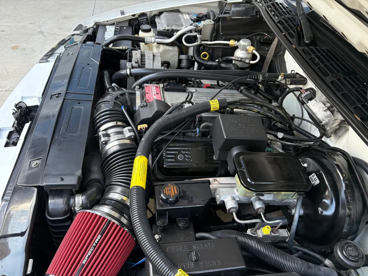 Vehicle photo 30