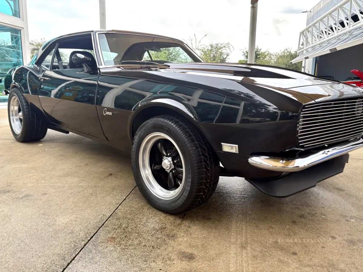 Vehicle photo 19
