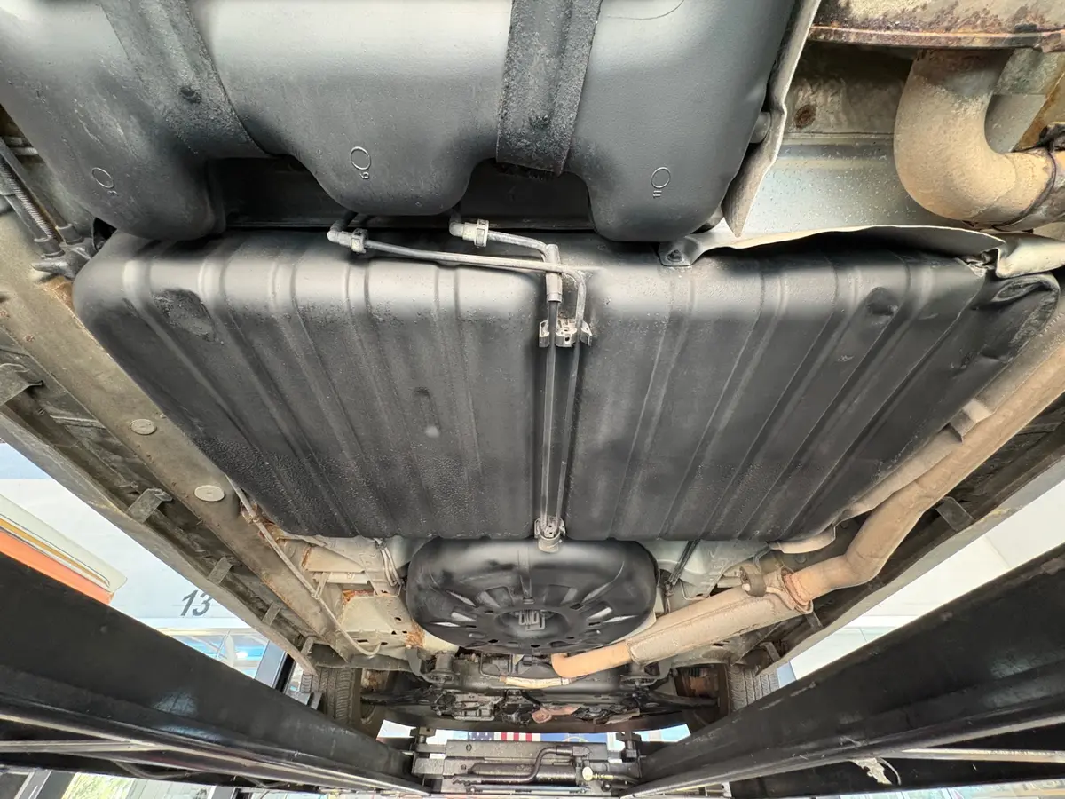 Vehicle photo 43