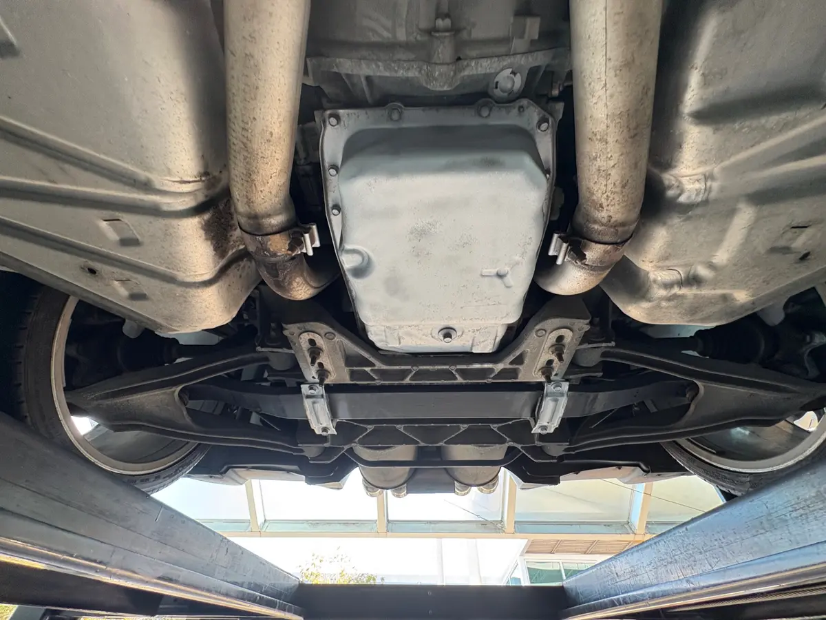 Vehicle photo 60