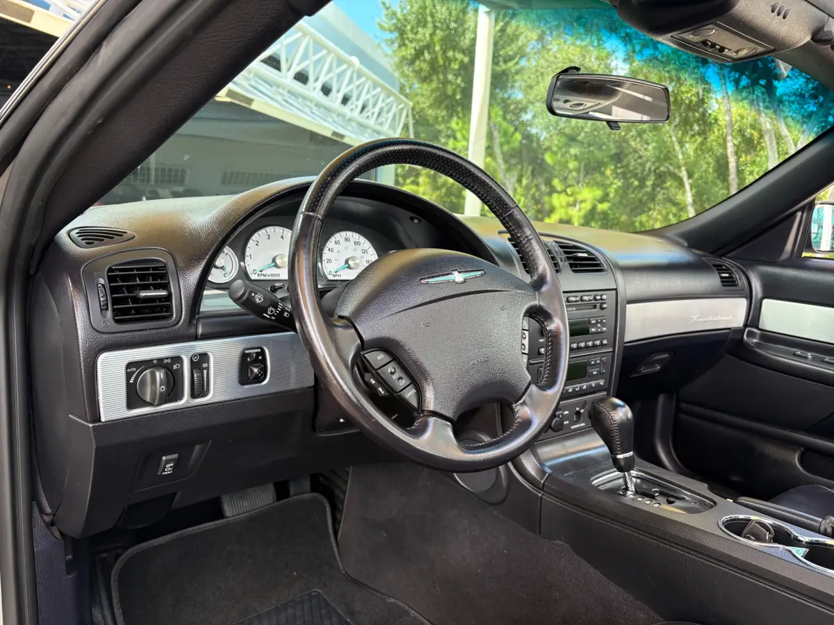 Vehicle photo 38
