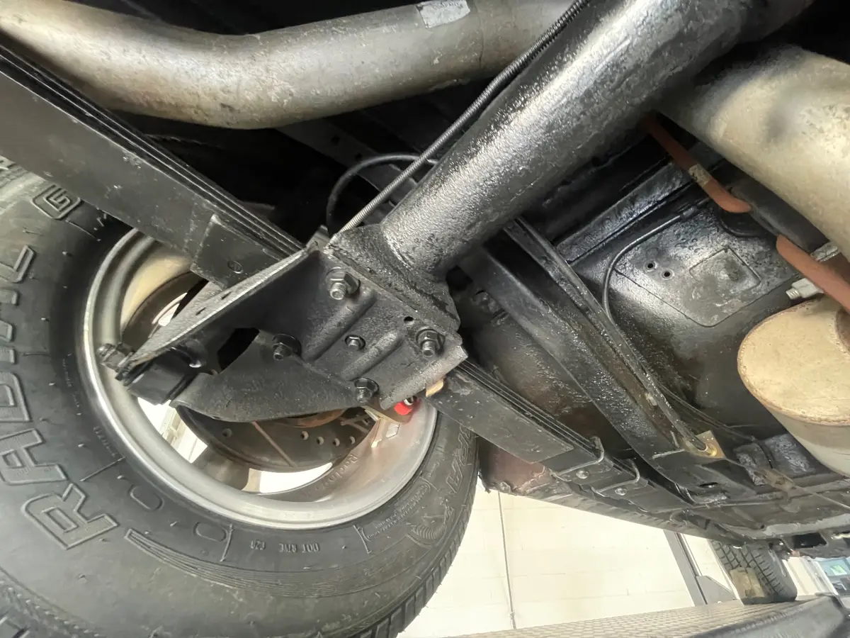 Vehicle photo 43