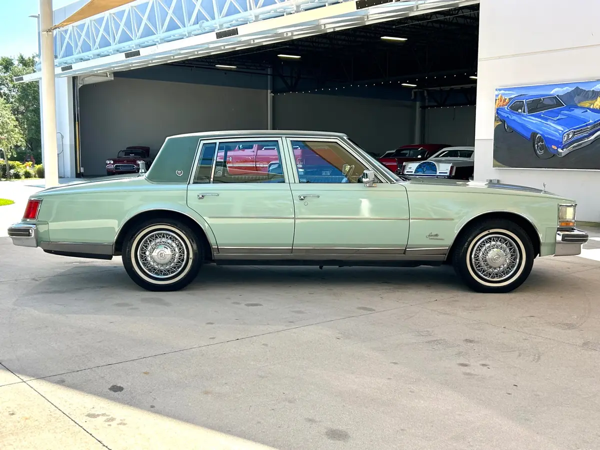 Vehicle photo 4