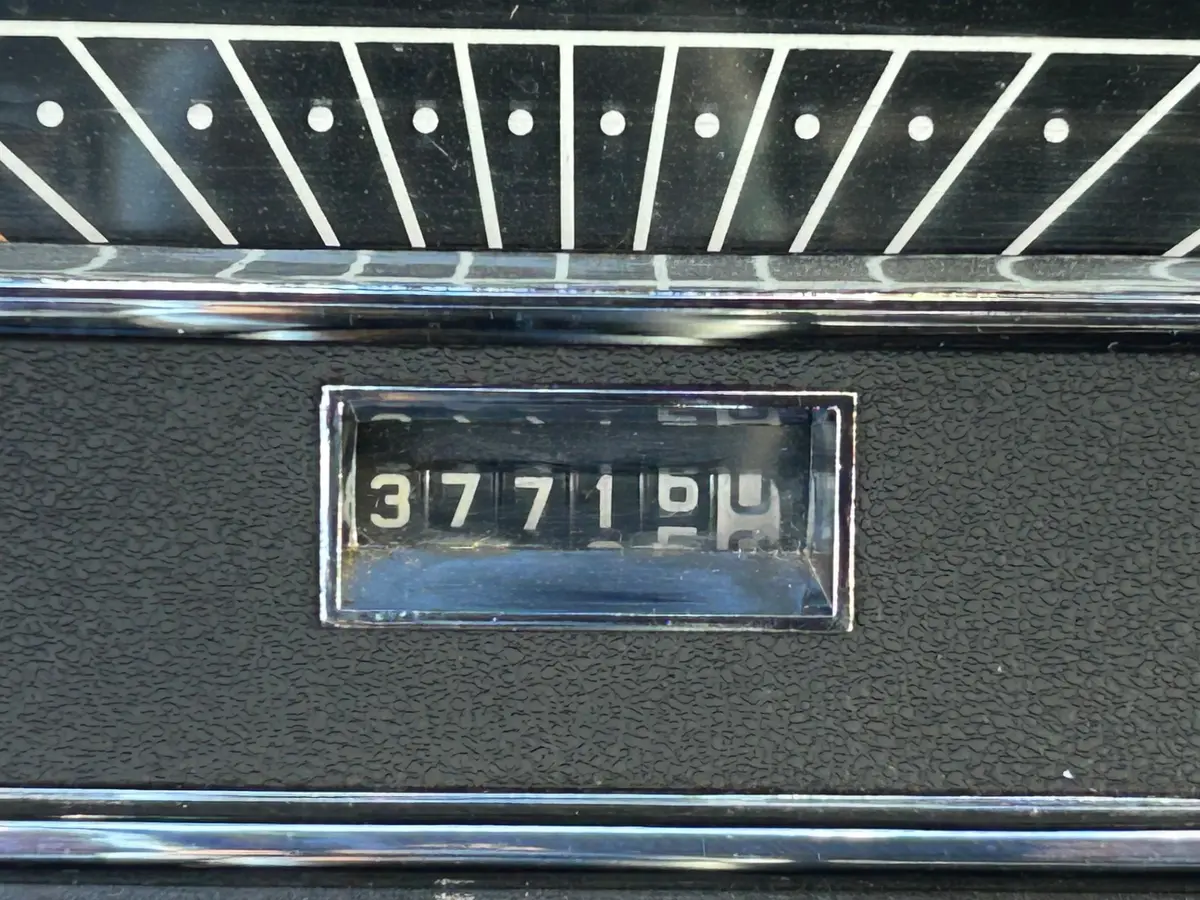 Vehicle photo 20