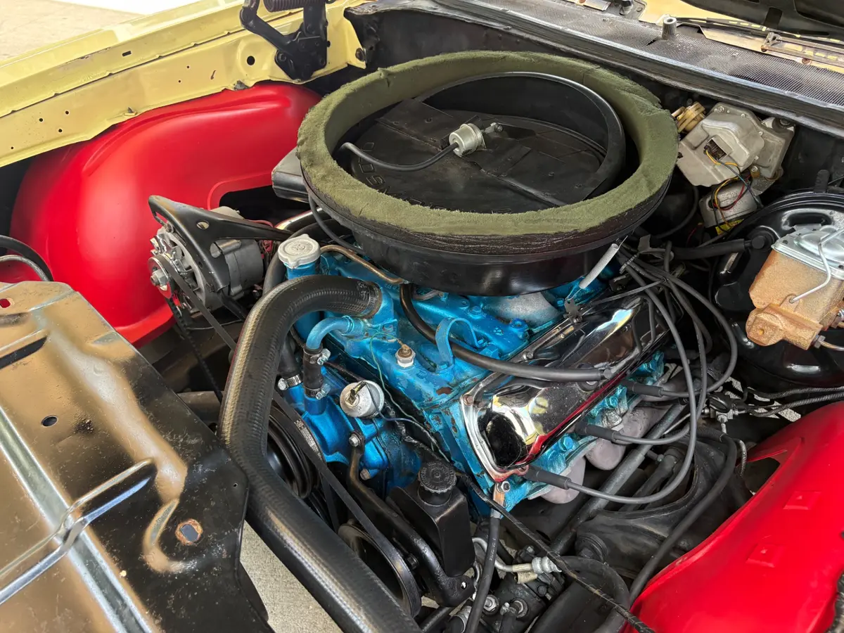 Vehicle photo 30