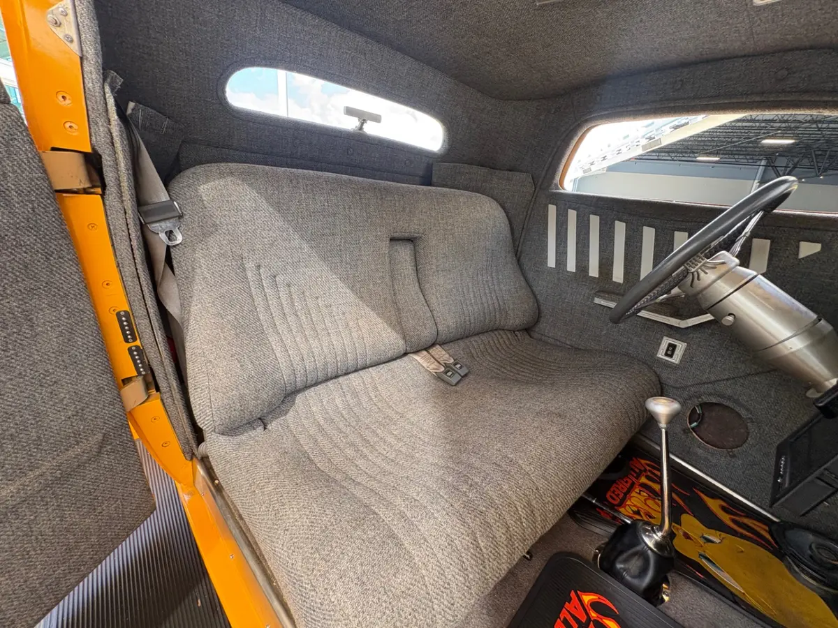 Vehicle photo 36