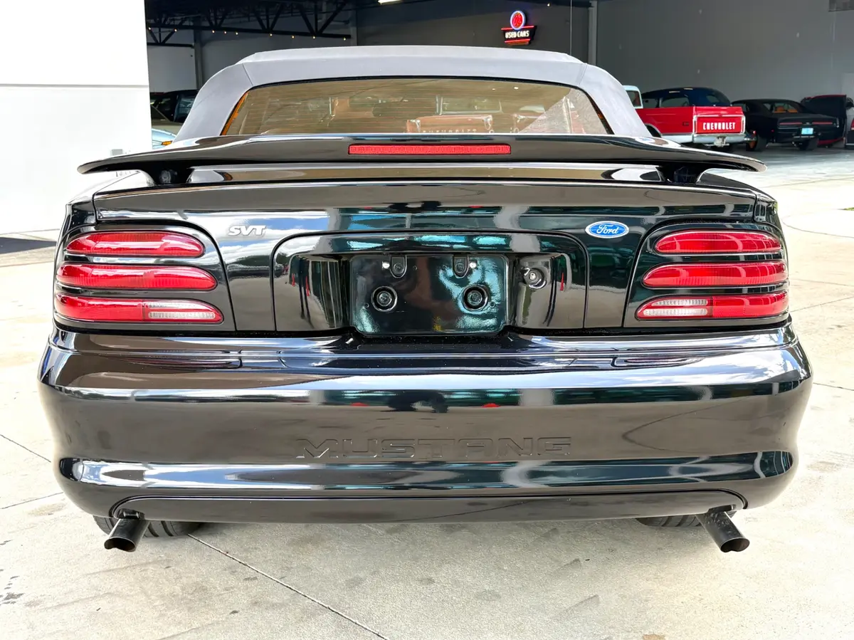 Vehicle photo 23