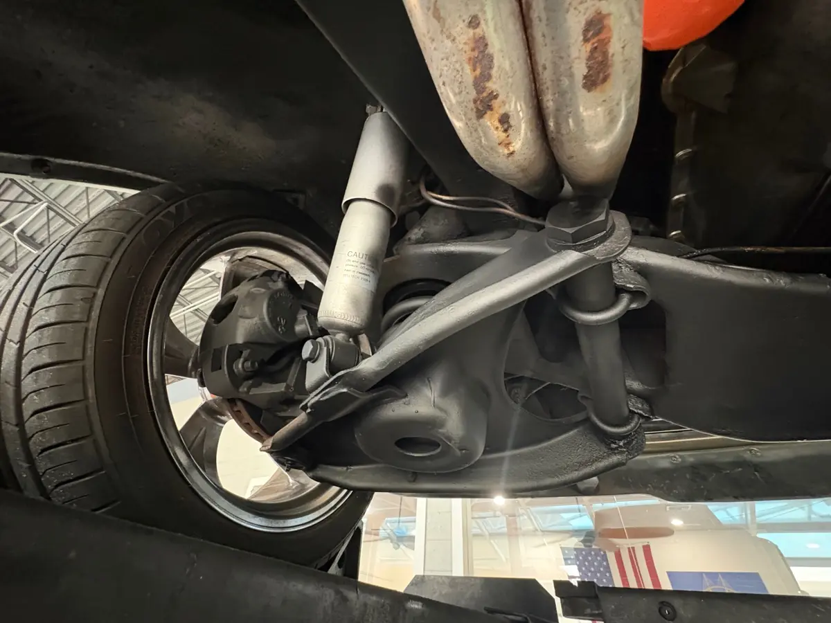 Vehicle photo 54