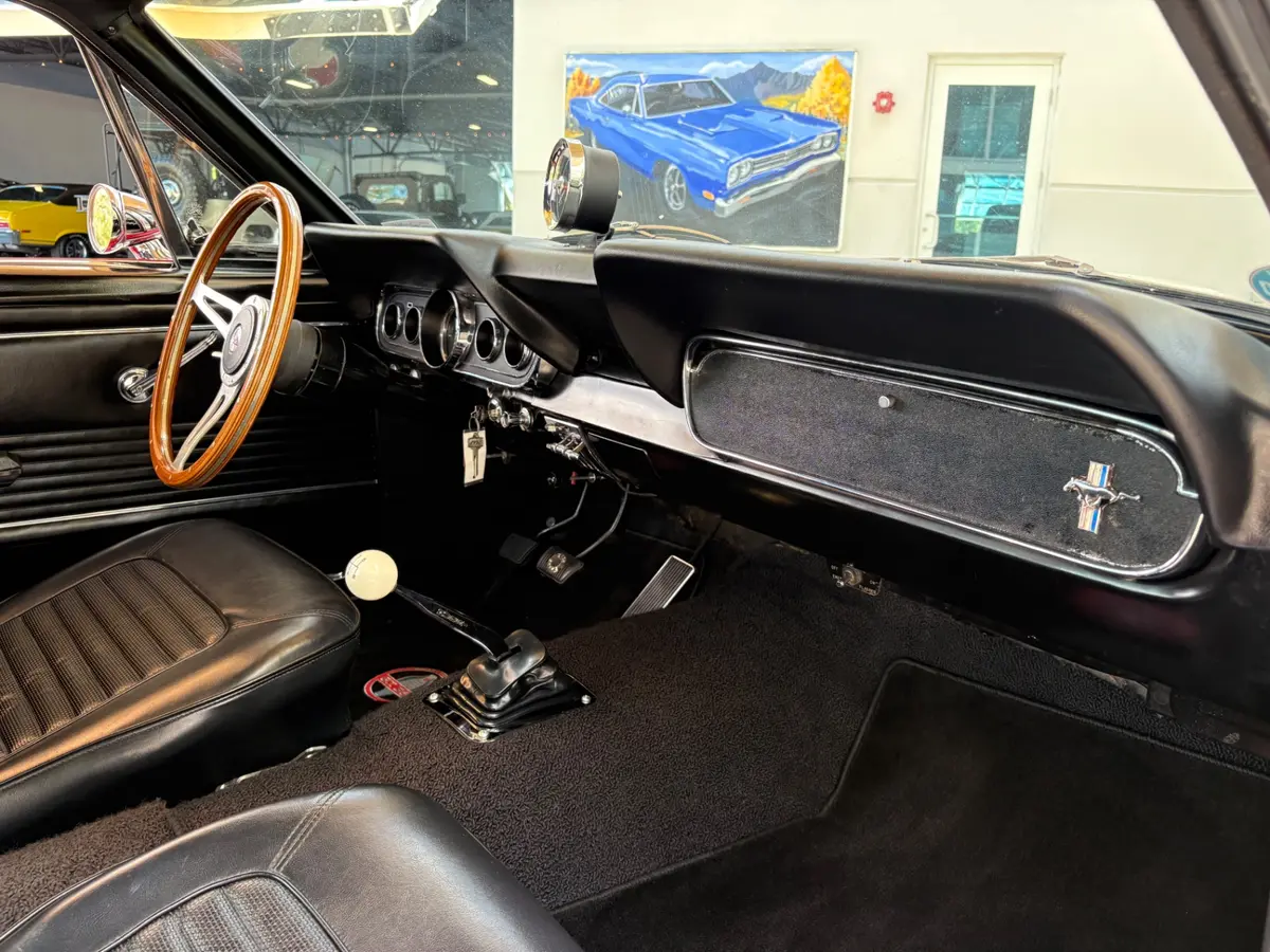 Vehicle photo 39