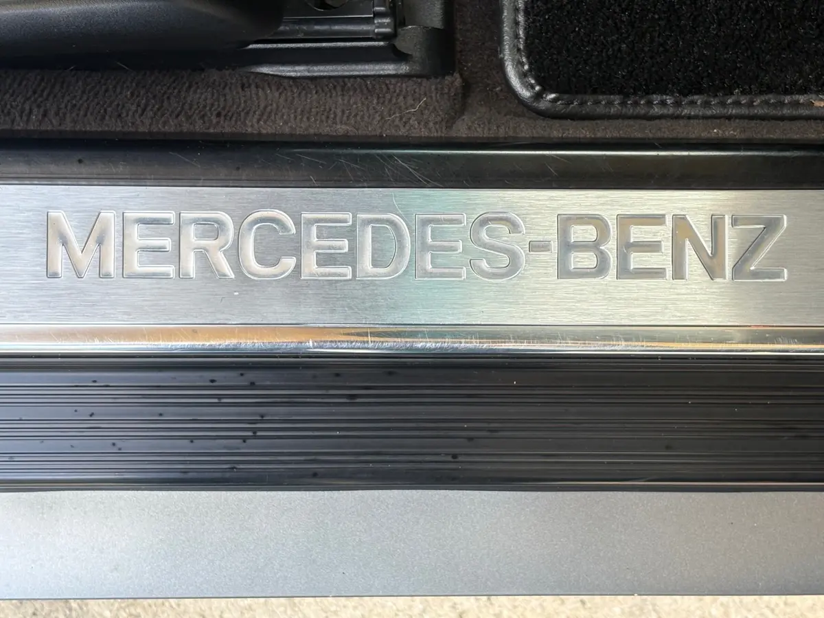 Vehicle photo 46