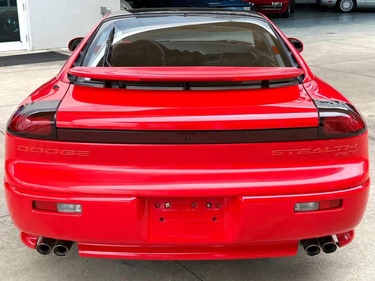 Vehicle photo 8