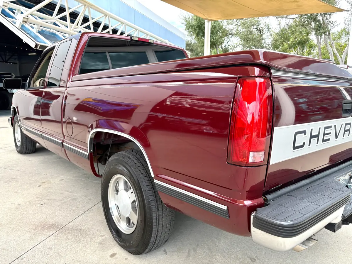 Vehicle photo 15