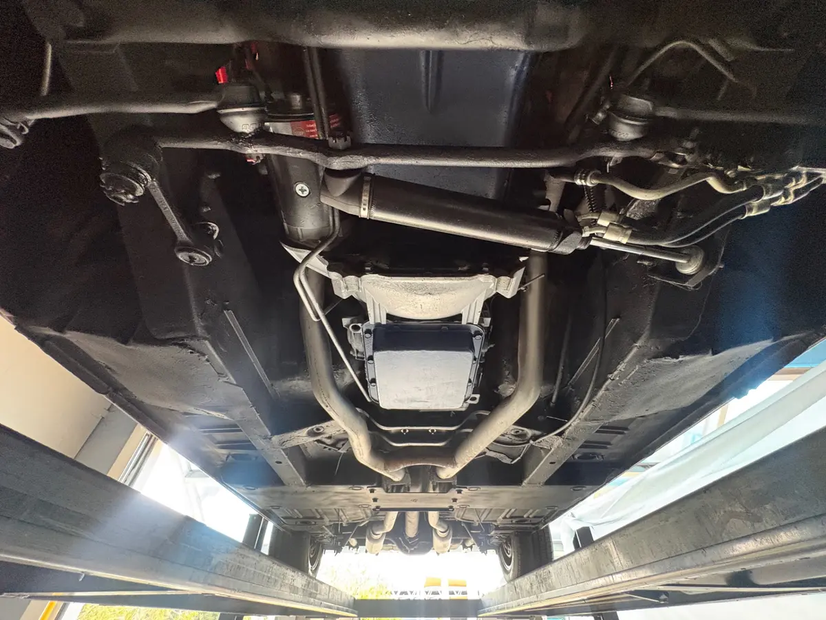 Vehicle photo 60