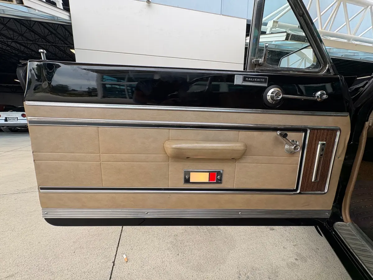 Vehicle photo 32