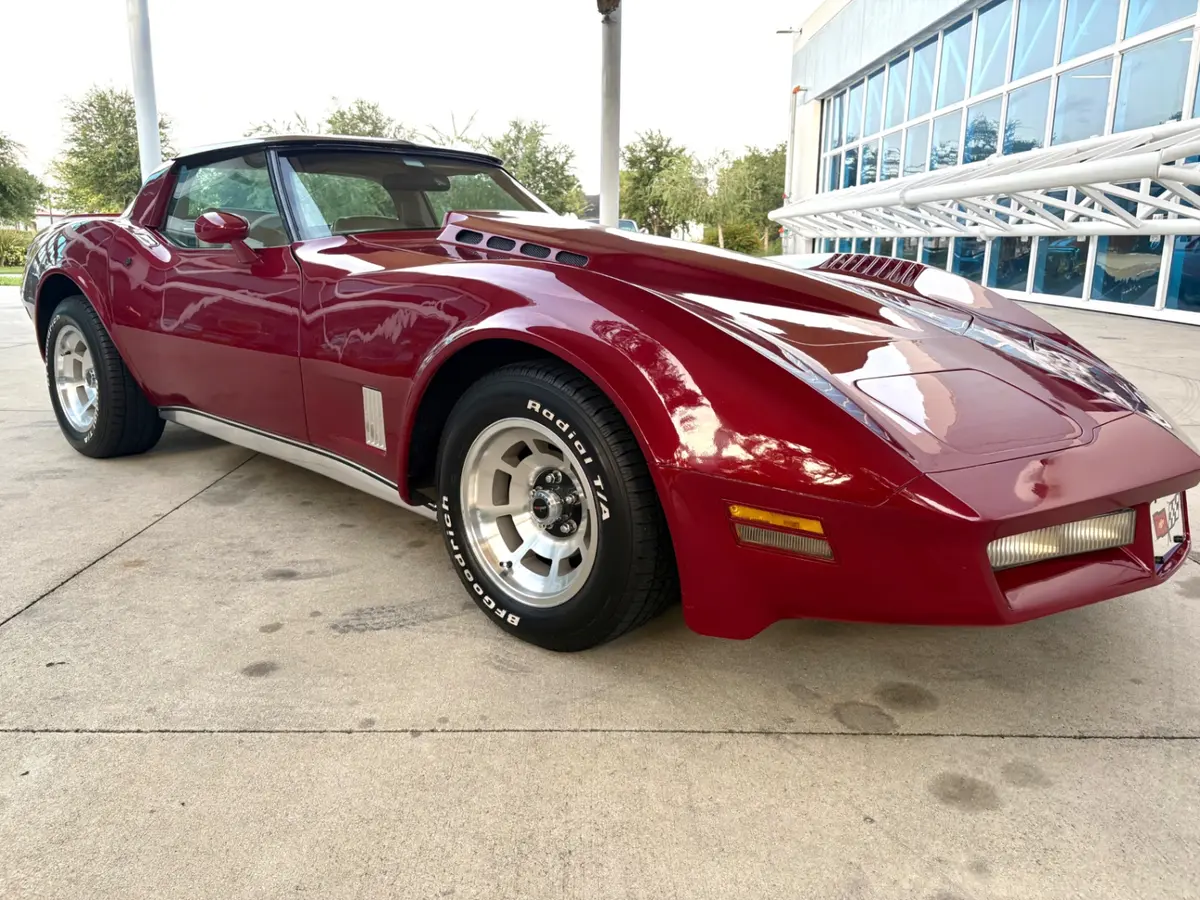 Vehicle photo 19
