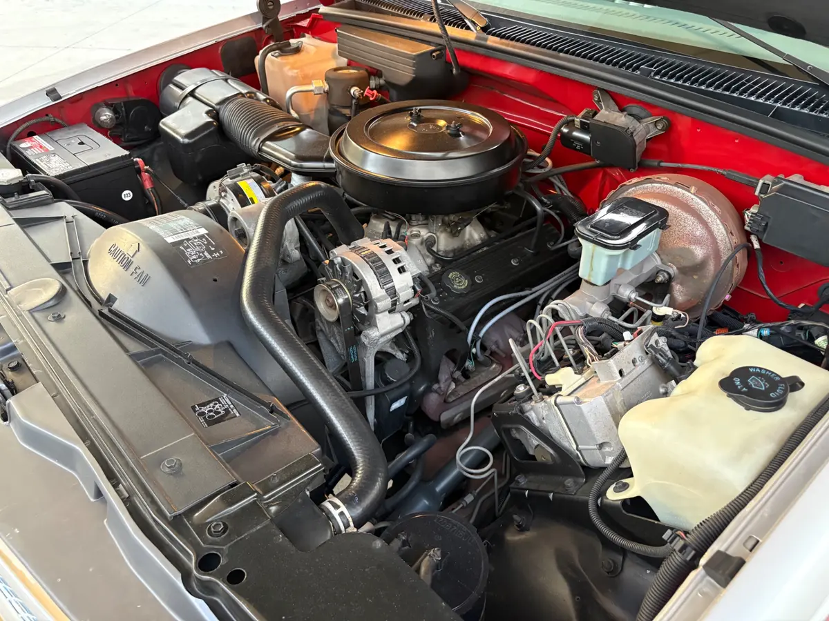 Vehicle photo 26