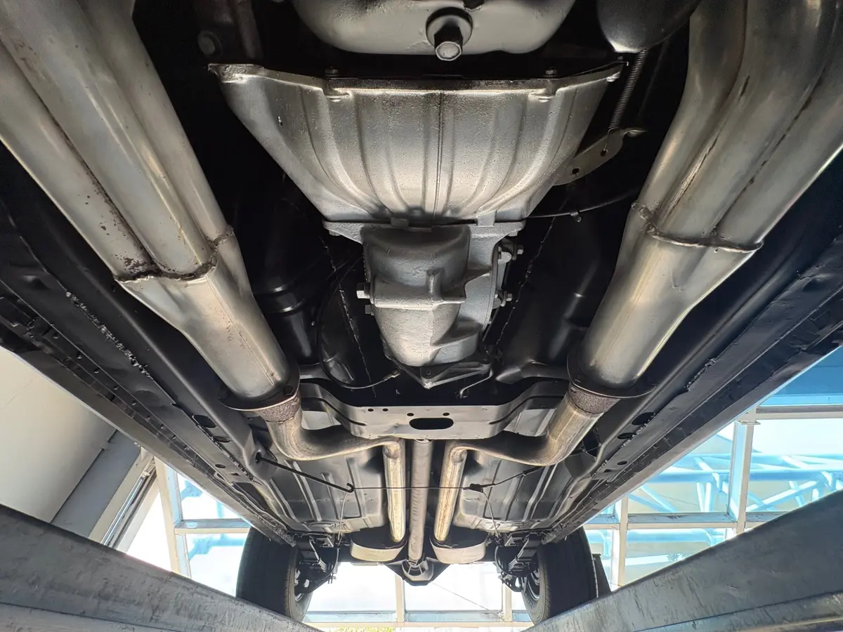 Vehicle photo 56