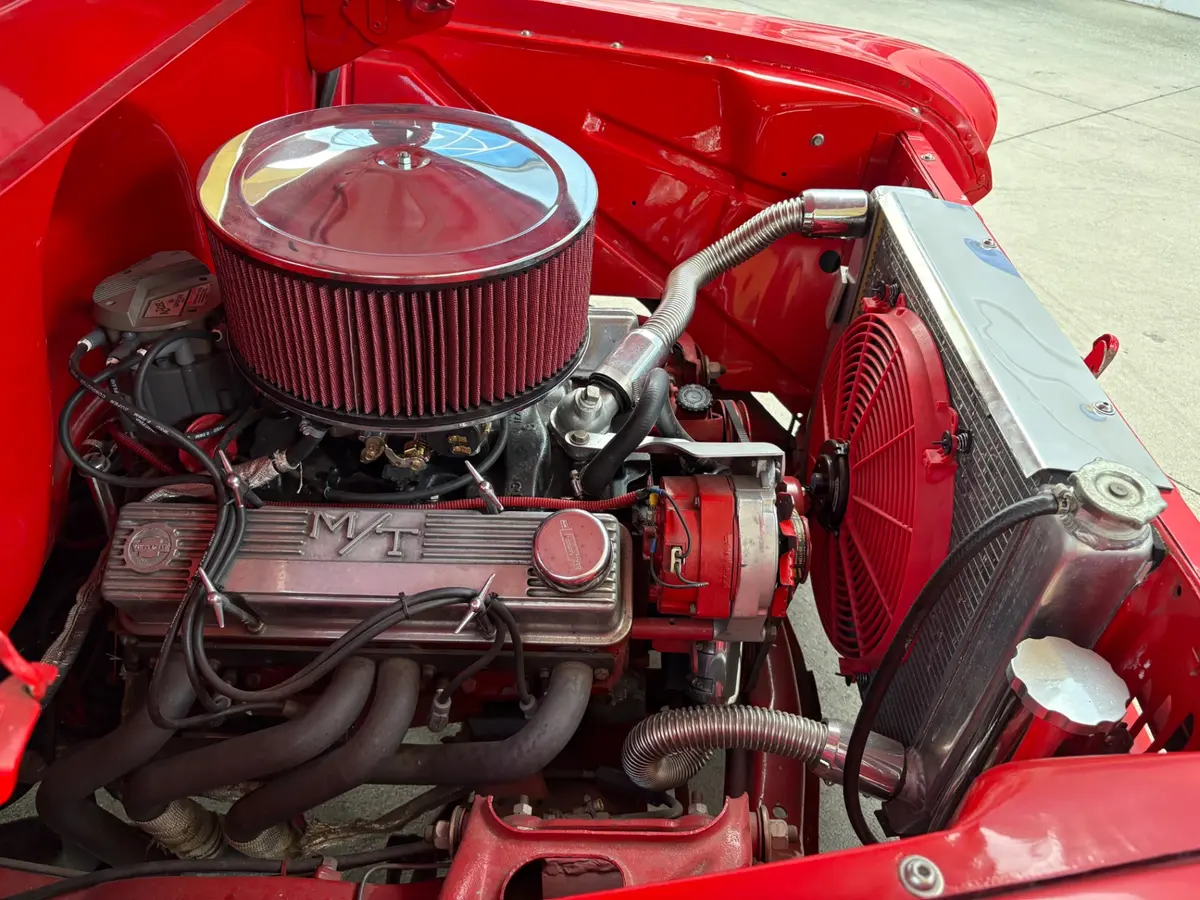 Vehicle photo 24