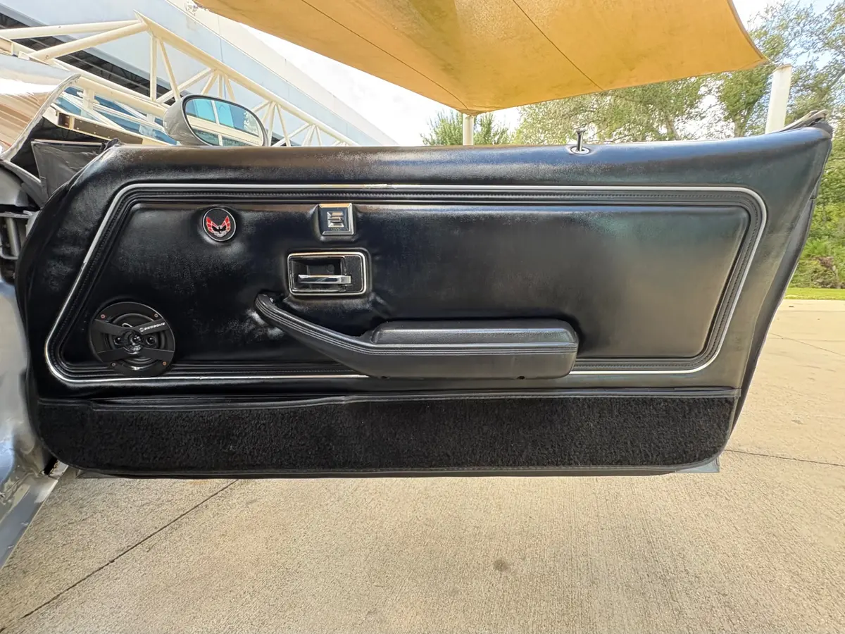Vehicle photo 40