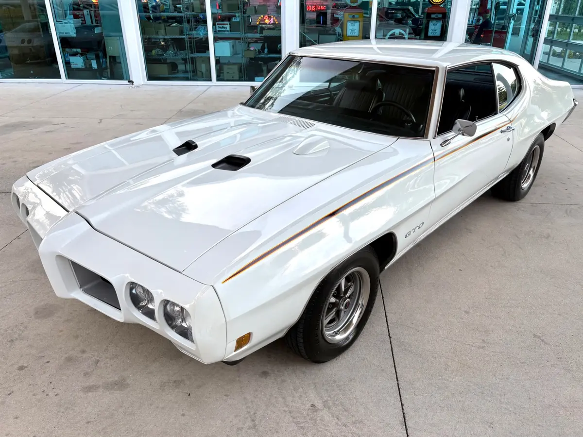 Vehicle photo 20