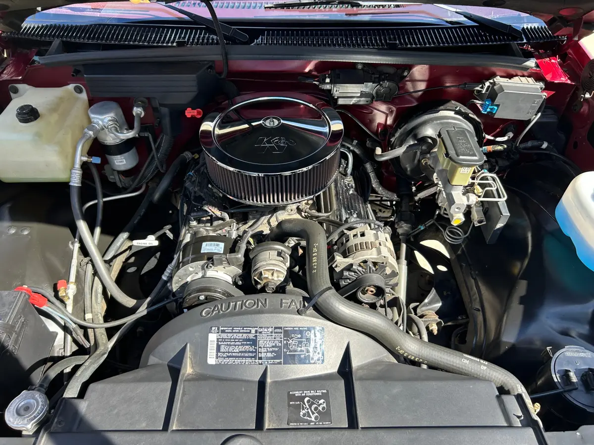 Vehicle photo 19