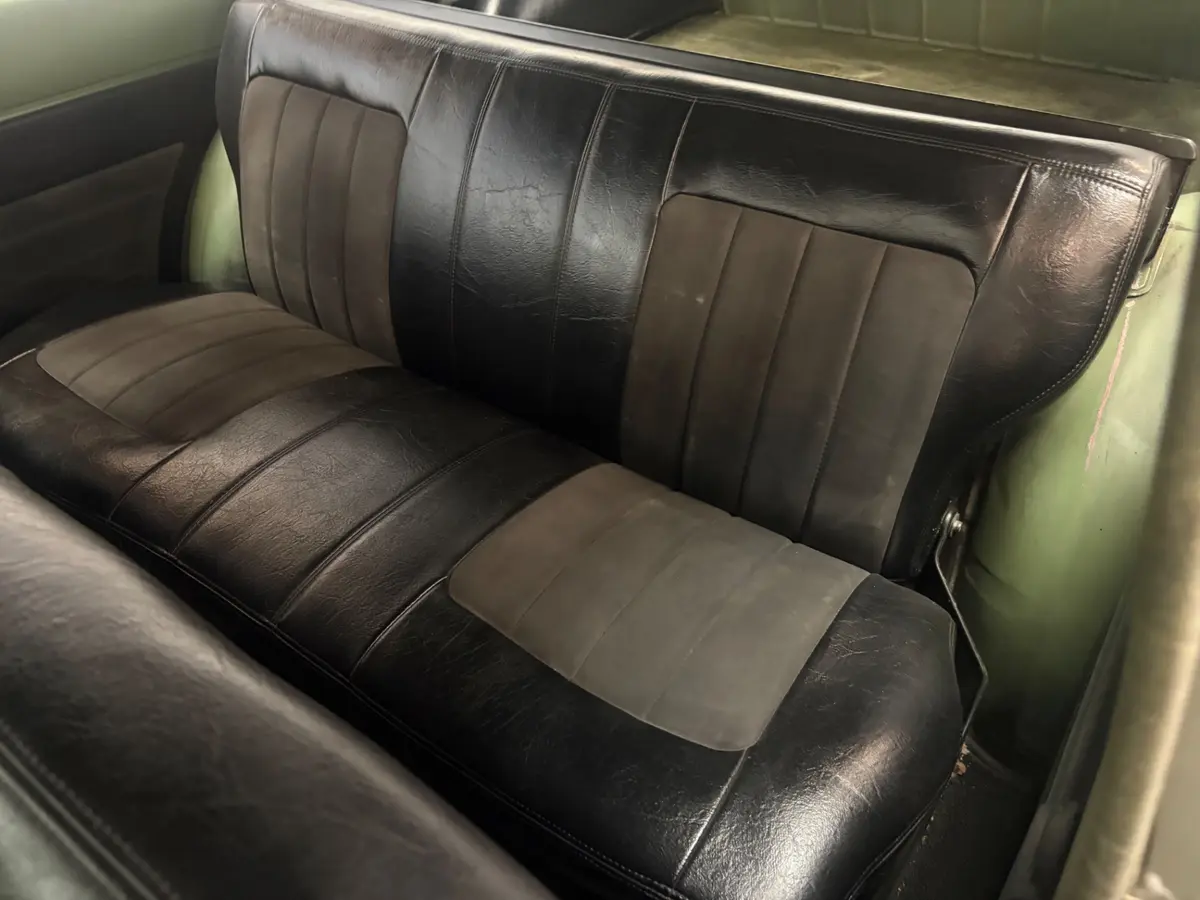 Vehicle photo 32