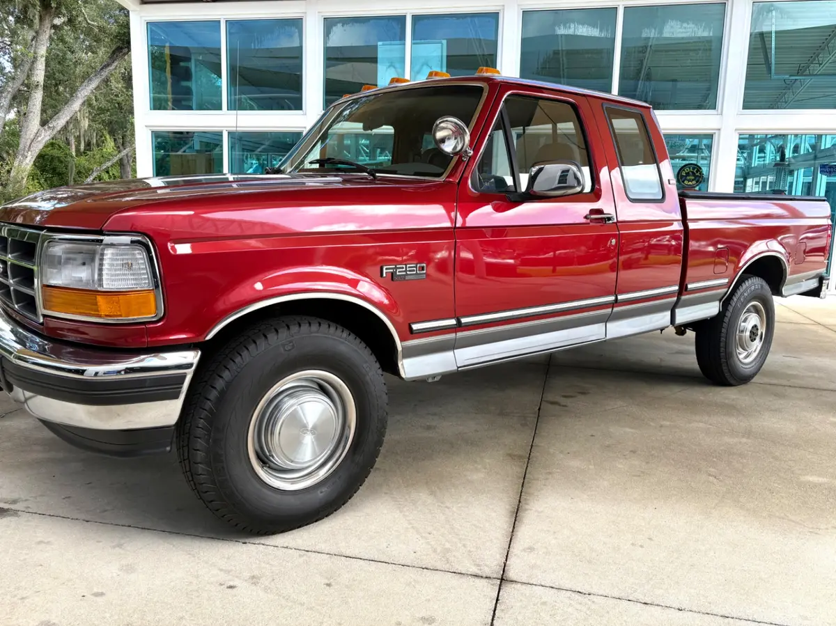 Vehicle photo 11