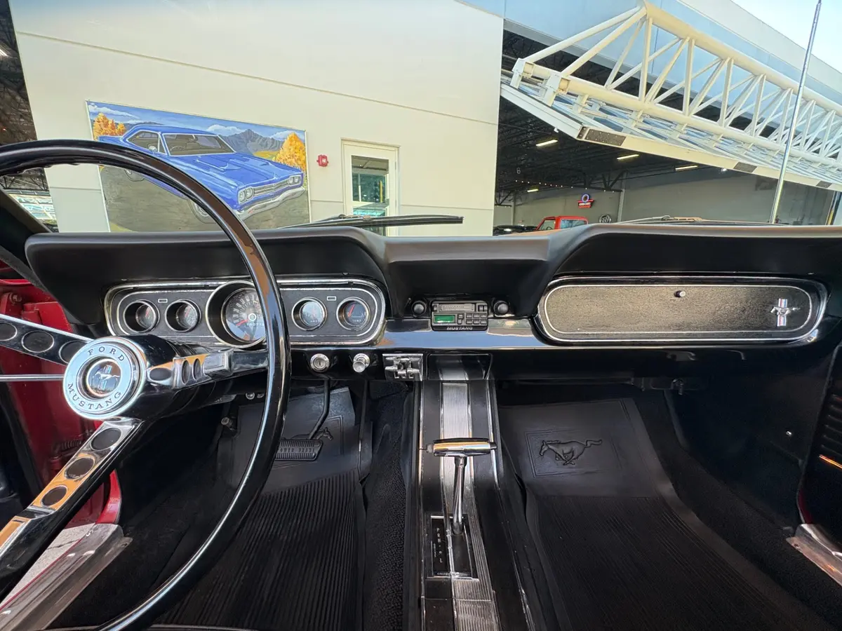 Vehicle photo 37