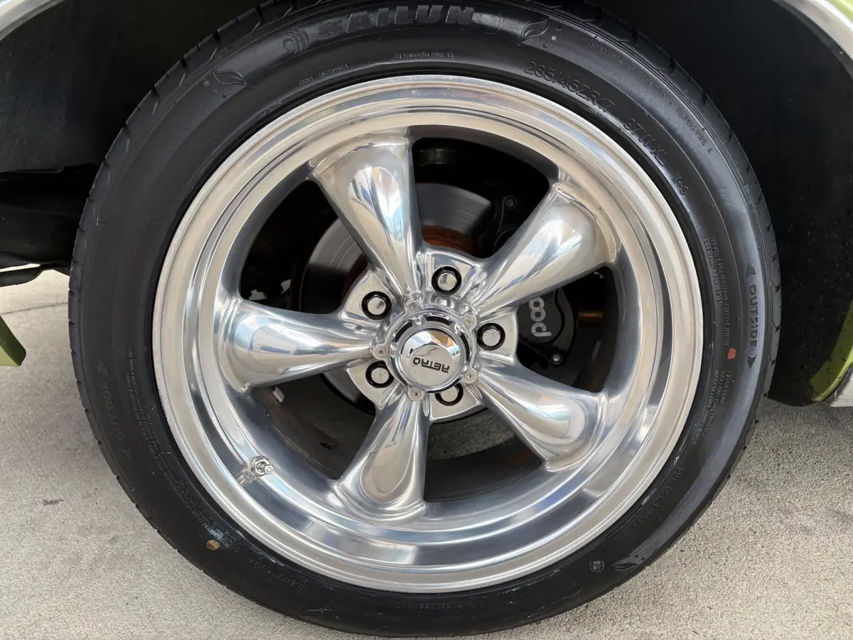 Vehicle photo 27