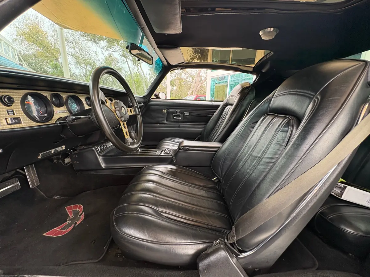 Vehicle photo 45