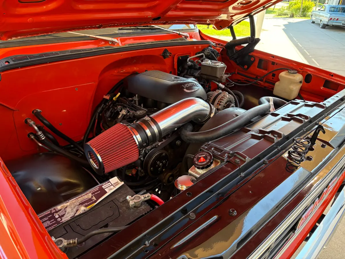 Vehicle photo 32
