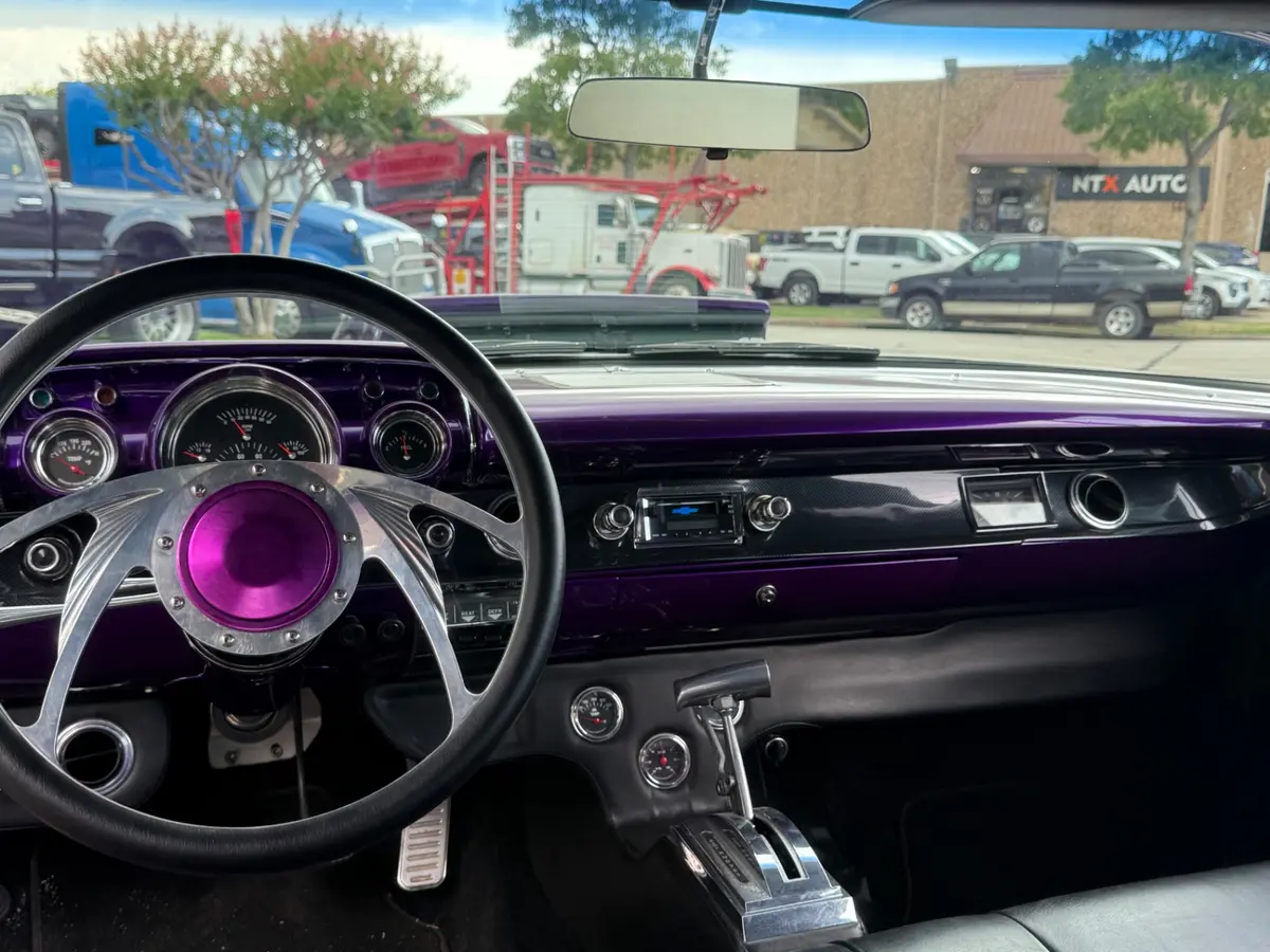 Vehicle photo 34