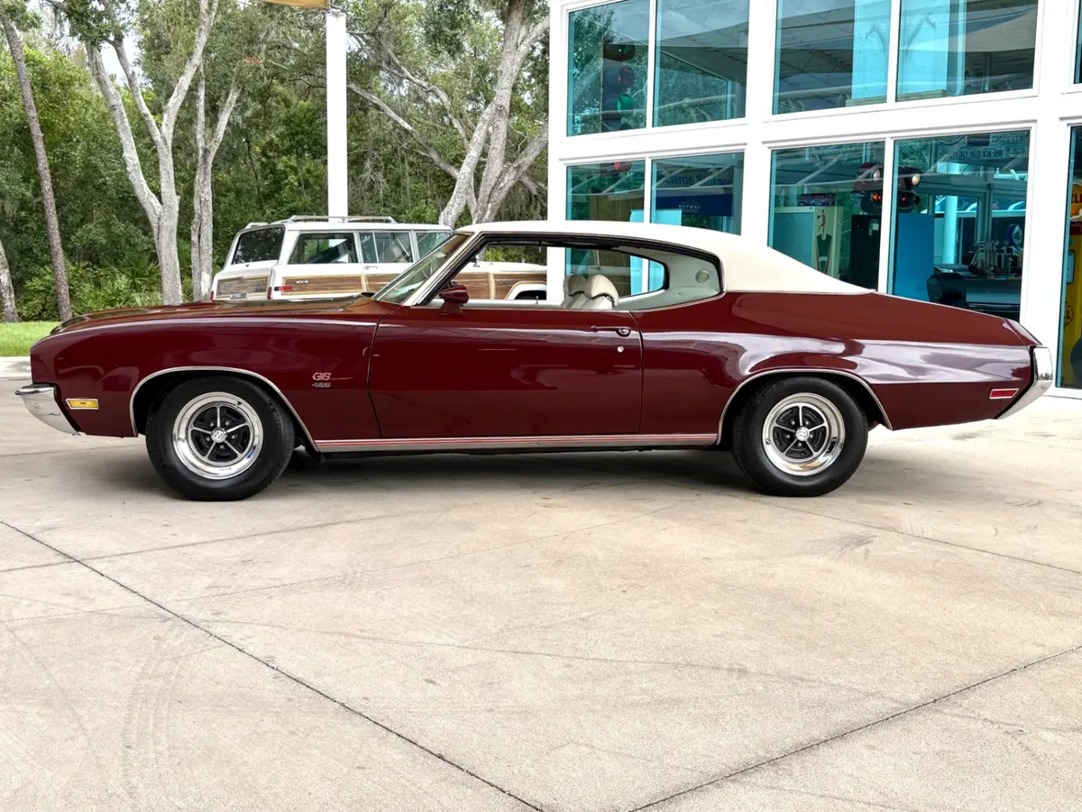 Vehicle photo 10