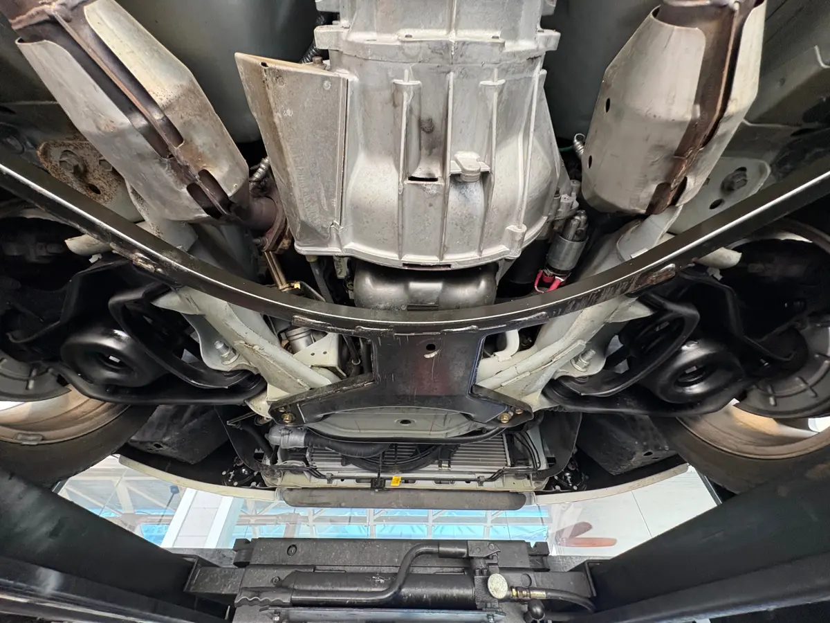 Vehicle photo 57