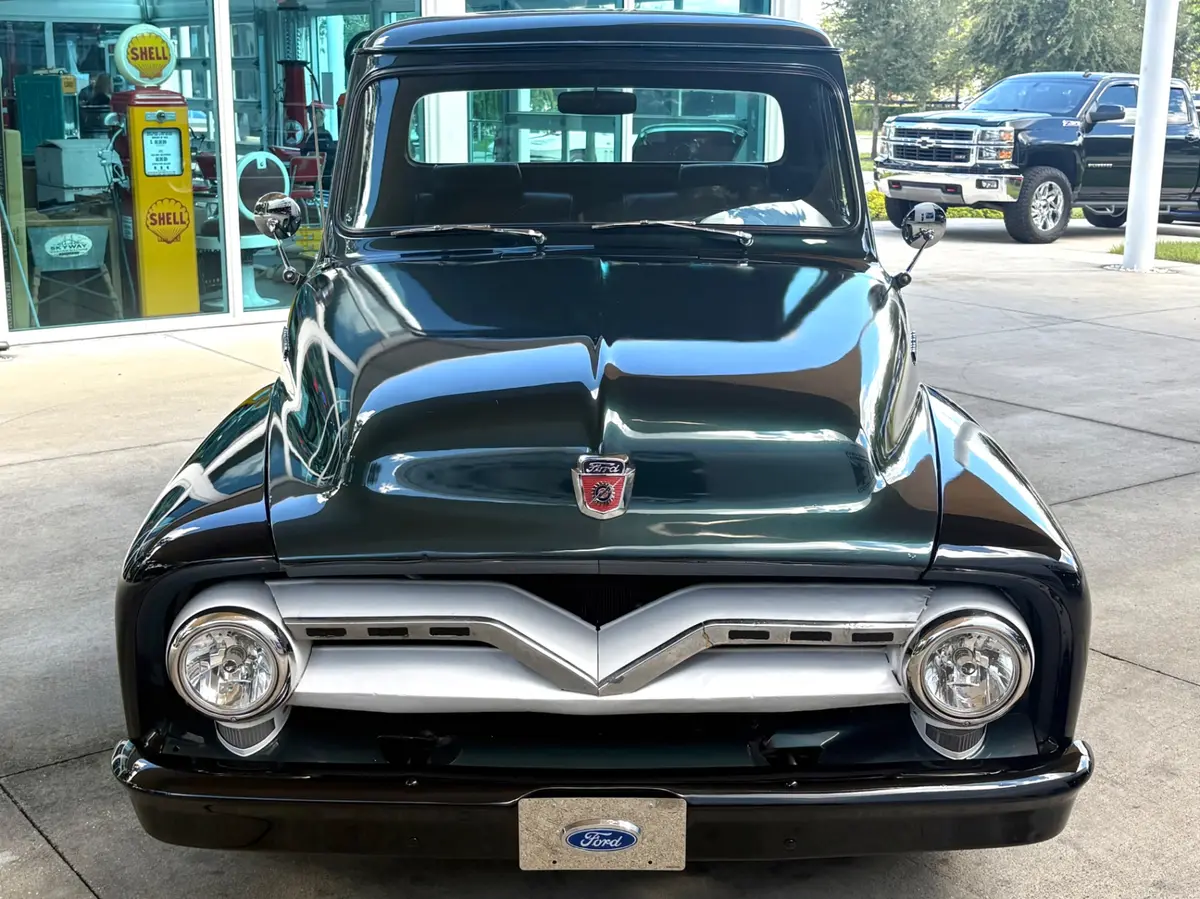 Vehicle photo 3