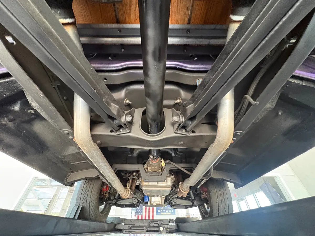 Vehicle photo 45