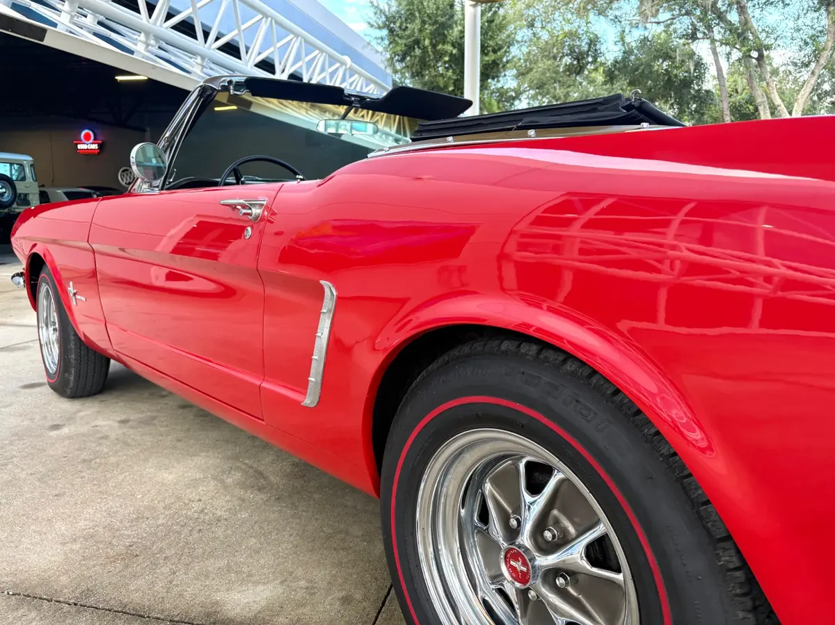 Vehicle photo 14