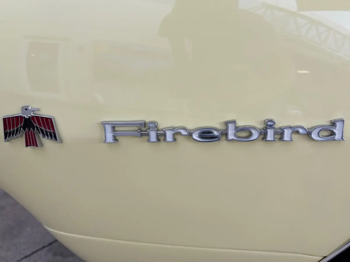 Vehicle photo 22