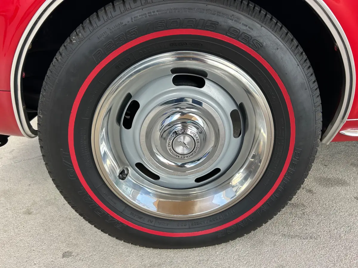 Vehicle photo 21