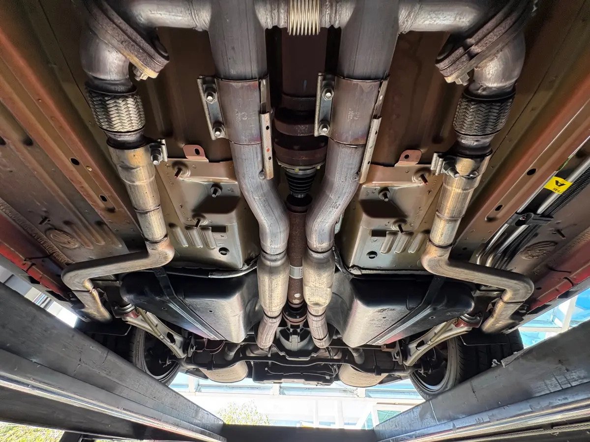 Vehicle photo 56