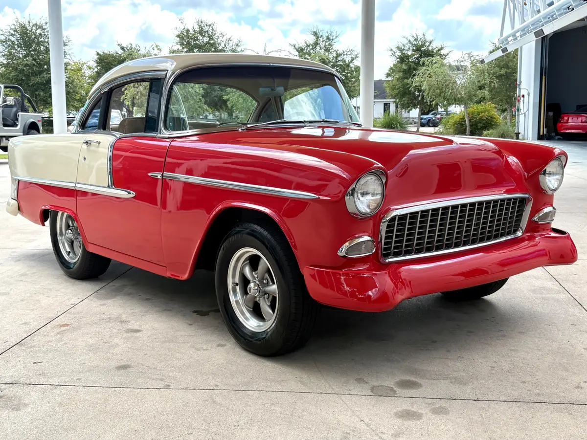Vehicle photo 3