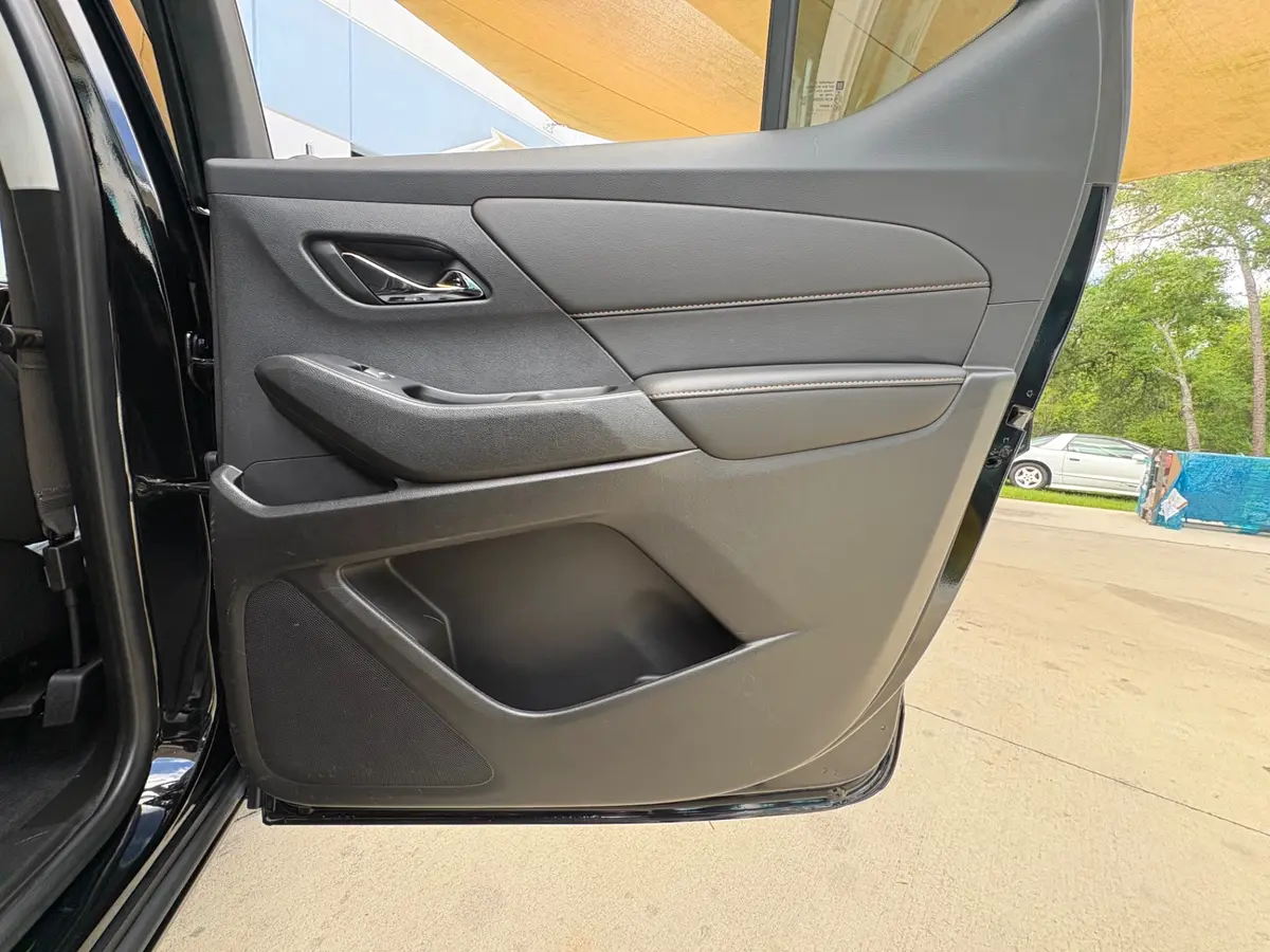 Vehicle photo 39
