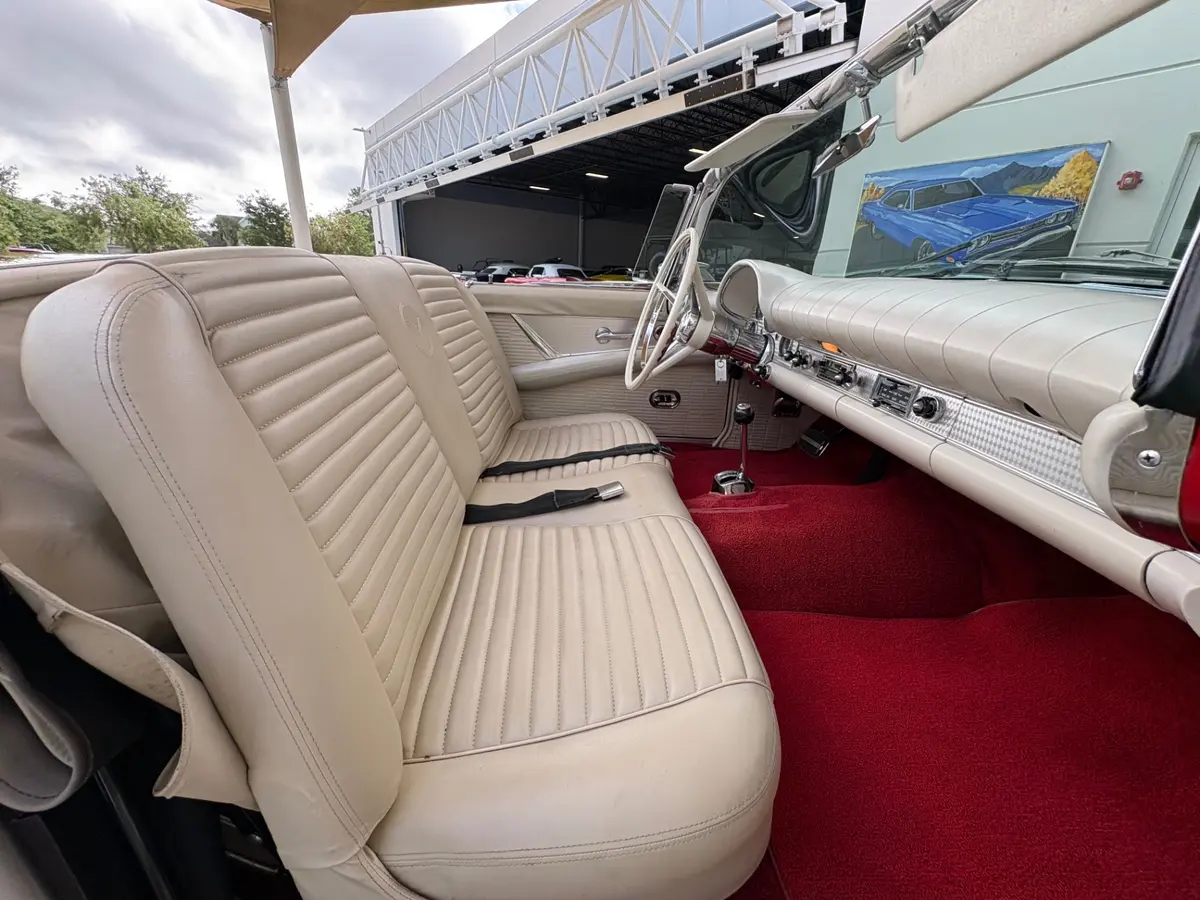 Vehicle photo 47
