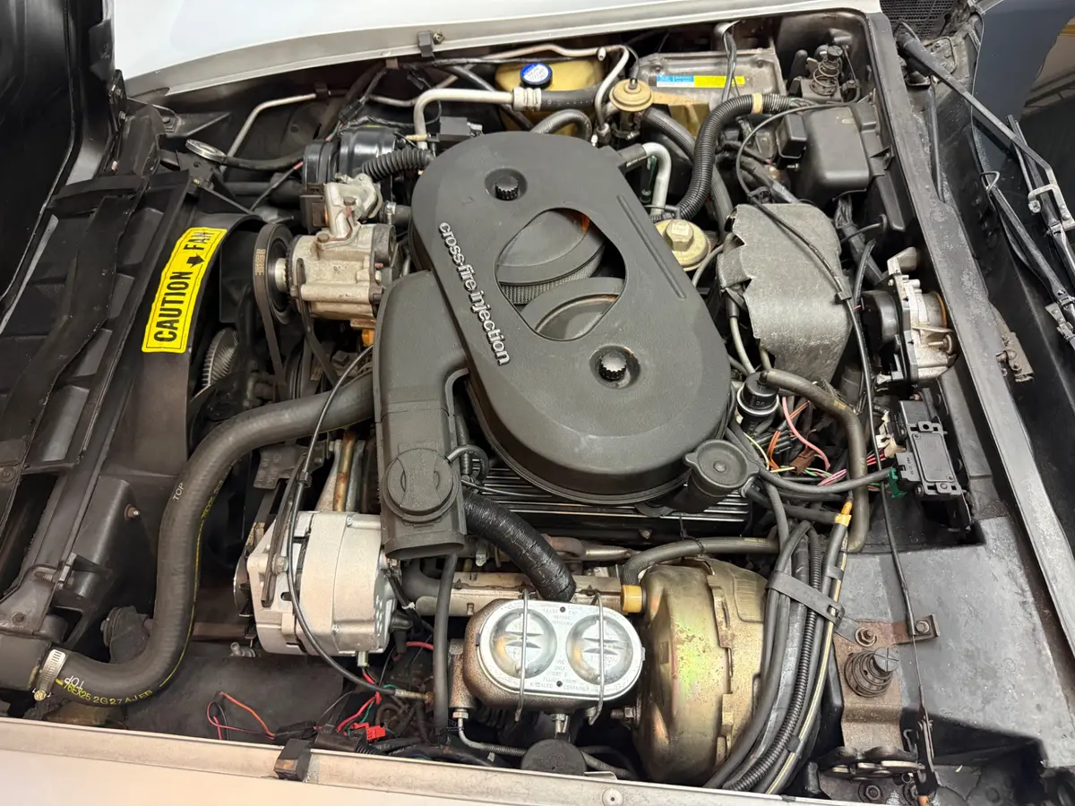 Vehicle photo 17