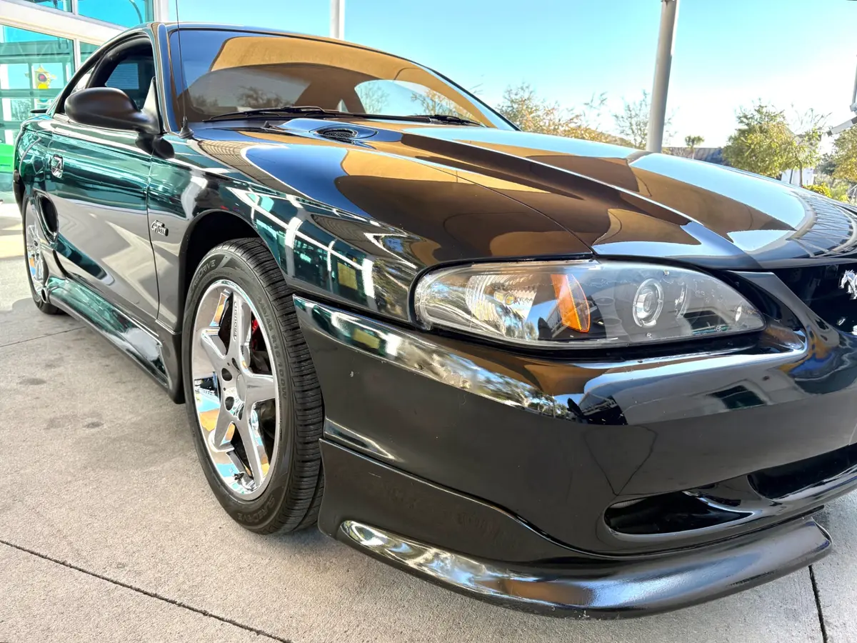 Vehicle photo 20