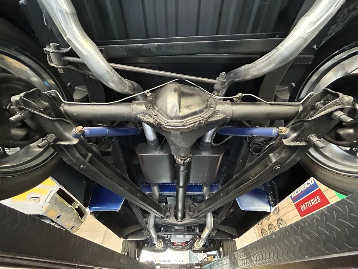 Vehicle photo 43