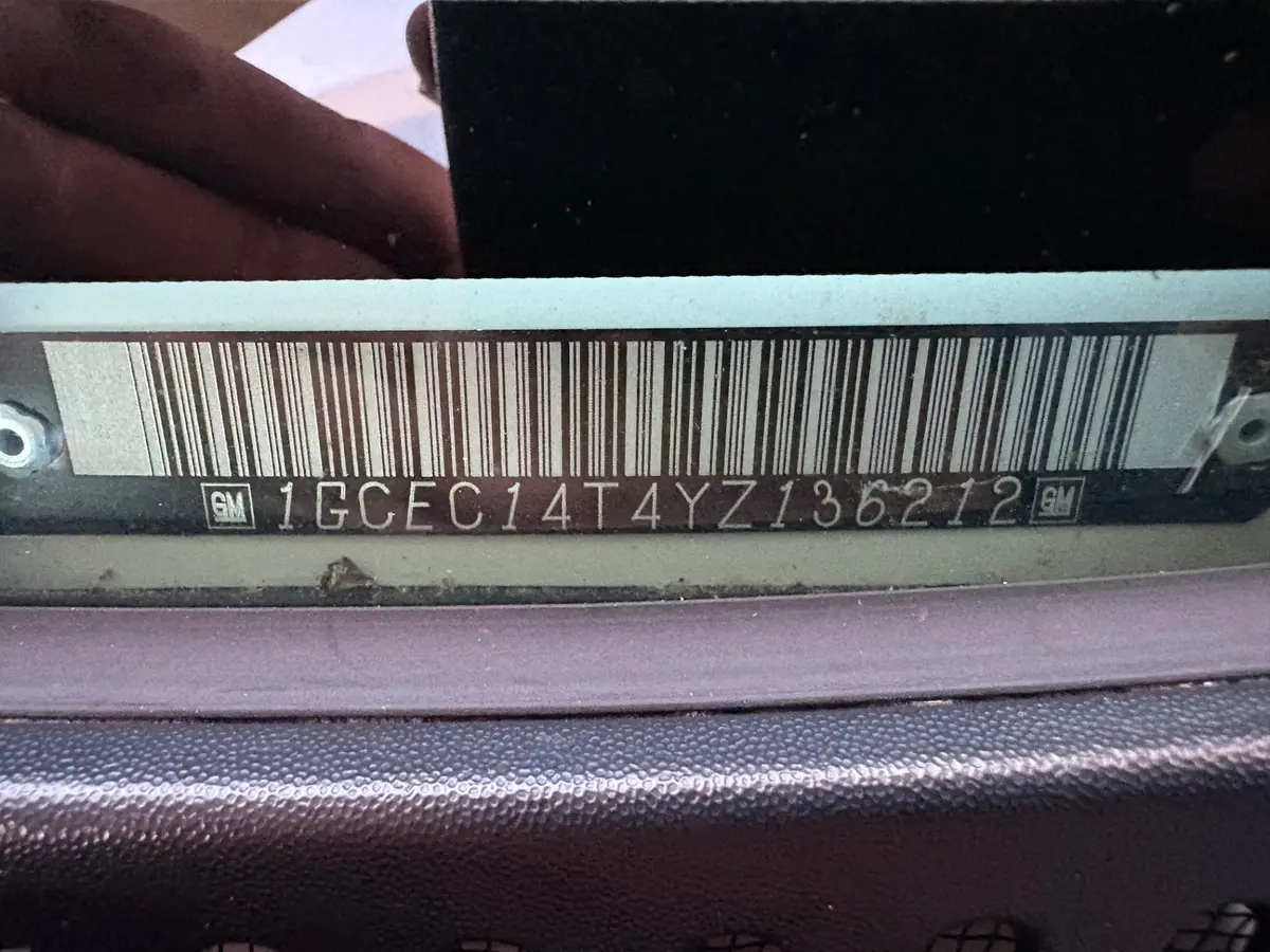 Vehicle photo 24