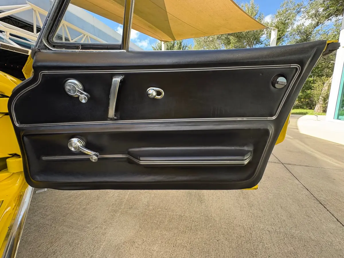 Vehicle photo 46