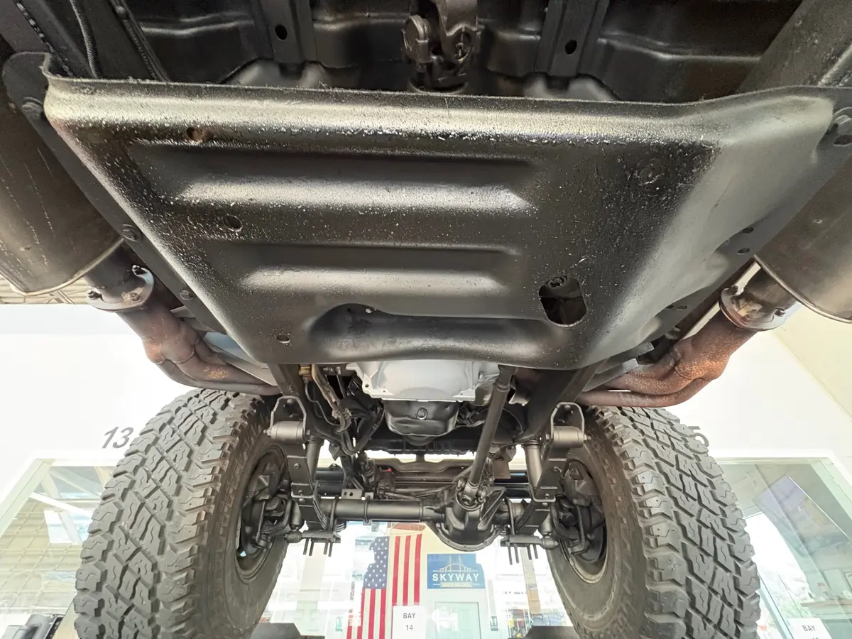 Vehicle photo 43